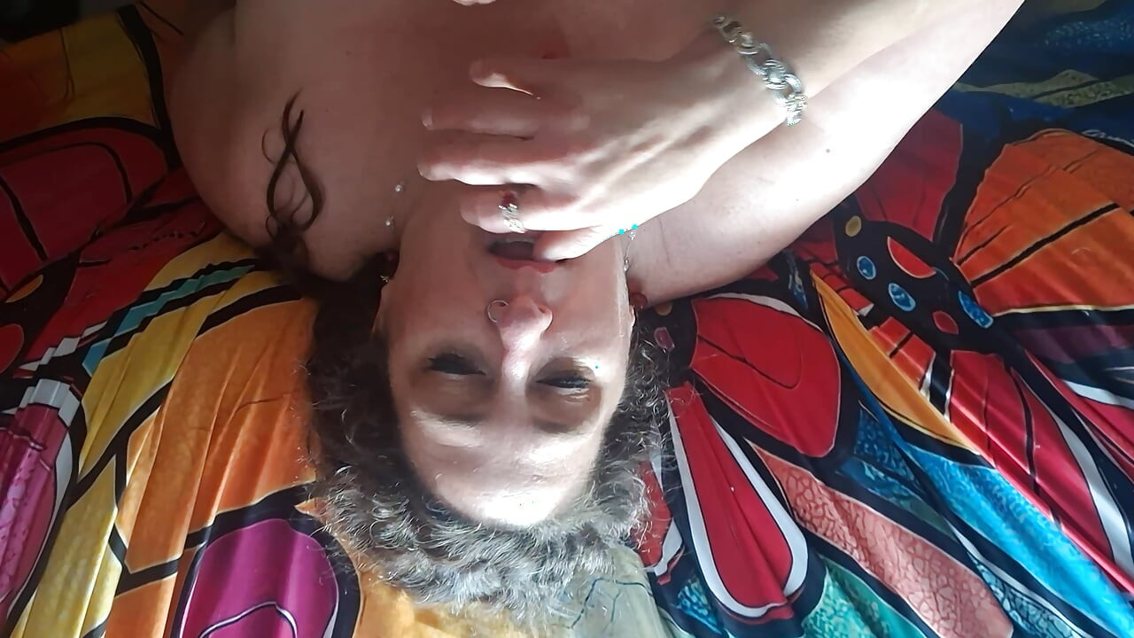 Une salope BBW soumise se fait baiser brutalement par une grosse bite noire
