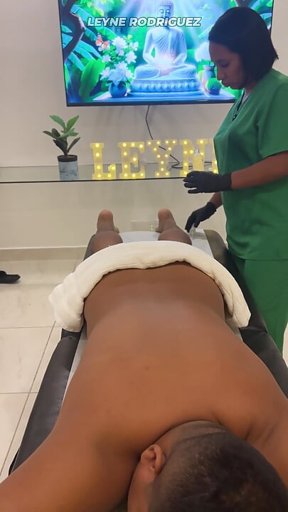 Leyne Rodriguez: Hot Latina in Massage Uniform Gives an Intense Oiled Session
