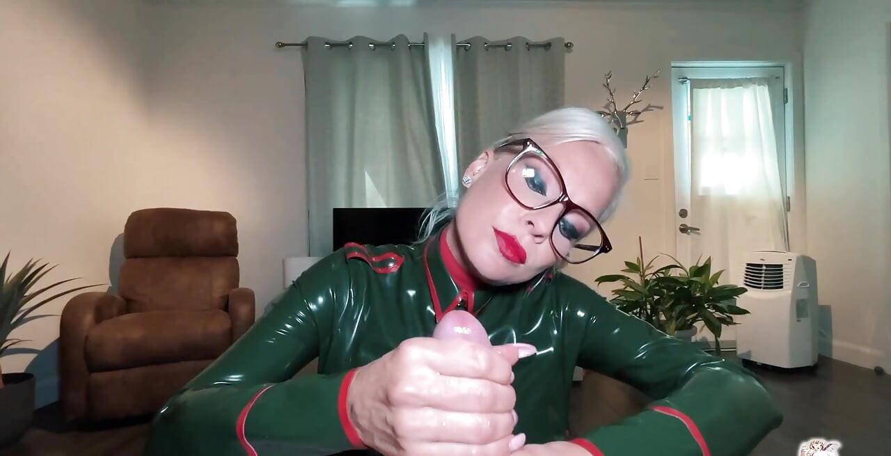 Quick Cum Explosion Because I'm Too Sexy in My Latex Army Outfit! Full Video I Like Knowing That You Touch Yourself While Watchi