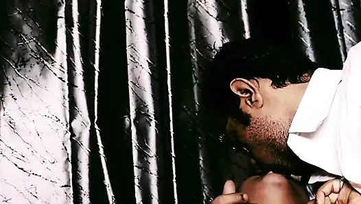 Tution öğretmen vibratör gören öğrencisini sikiyor.