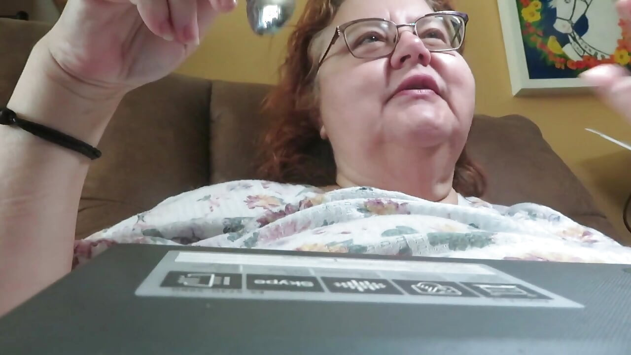 내 푸딩 컵을 먹어