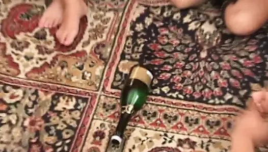 Бисексуальная оргия - два ММЖ тройничка жестко трахаются