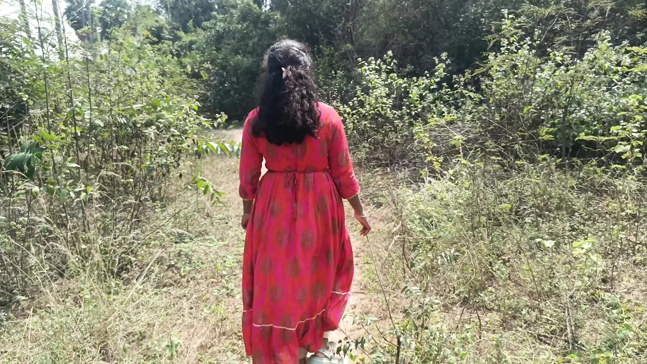 Hot cream pussy in forest side outdoor