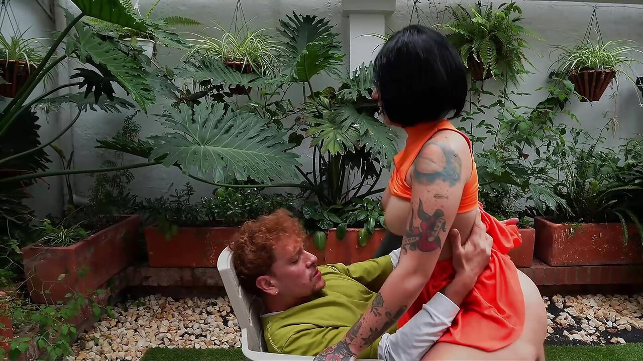 I FULFILL MY GEEK BOYFRIEND'S FANTASY OF DRESSING ME UP AND GIVING HIM MY HUGE ASS