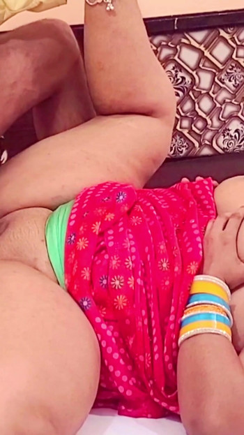 Desi bhabhi genießt Hardcore-fick-videoszene. | Clip 1