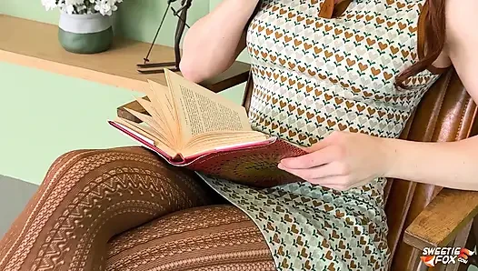 Streberin, süßes mädchen will nicht lernen, will aber hart mit dem lehrer ficken - sweetie fox
