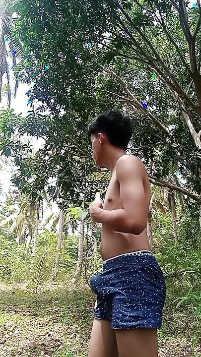 Filipinli twink'in gizli orman macerası - fleshlab özel