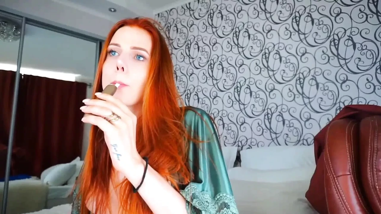 Super Gorgeous Redhead Ts Babe Jerking and Cumming
