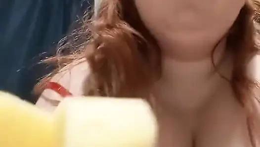 Spons kuda poni kecilku menggosok