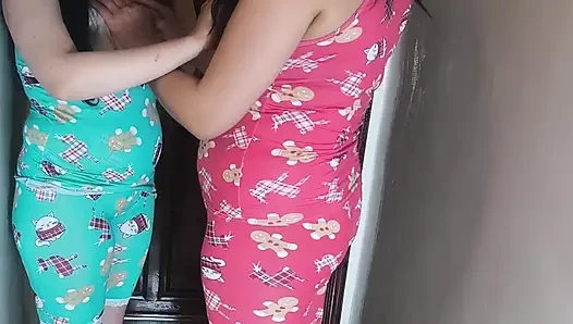 Lezbiyen Arap Suudi ateşli seks