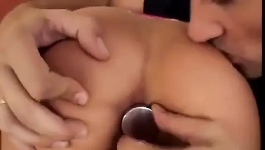 Minik götü için dev yarak