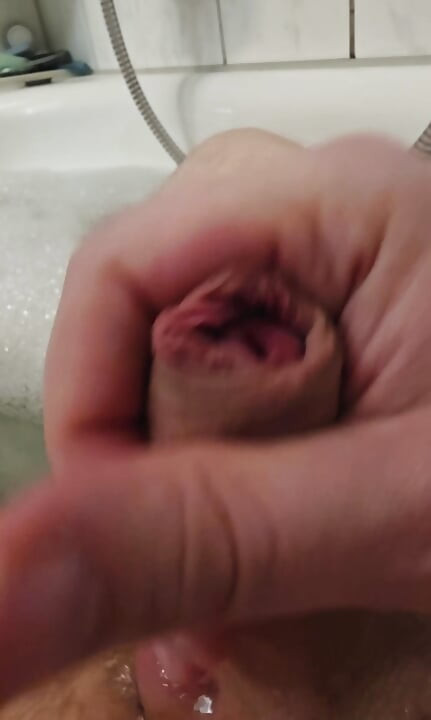 Solo in the bathtub !! 1from3 !!