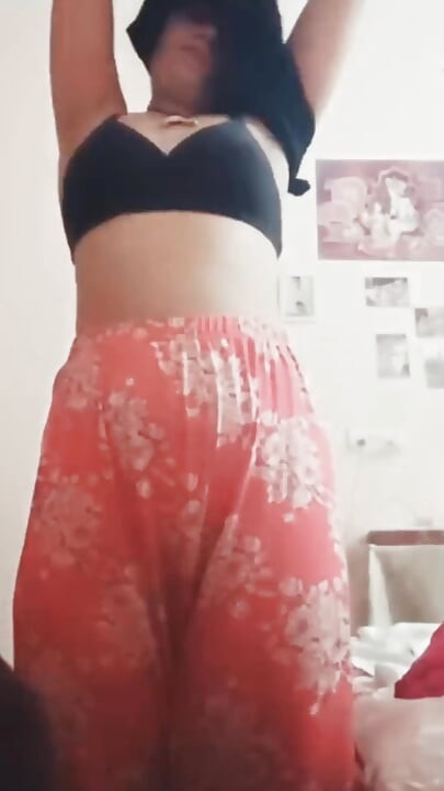 कैम पर हॉर्नी सल्ट न्यूड शो पूरा मजा