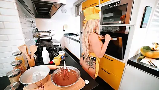 Heiße lesbische Latinas kochen – Teil 2 – SFW