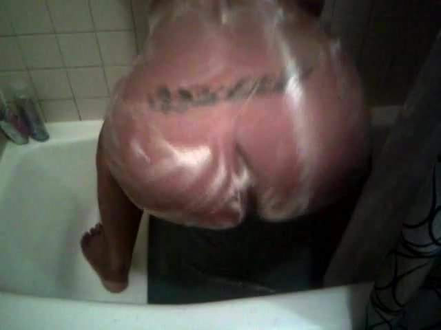 Bootycakes in shower part 2