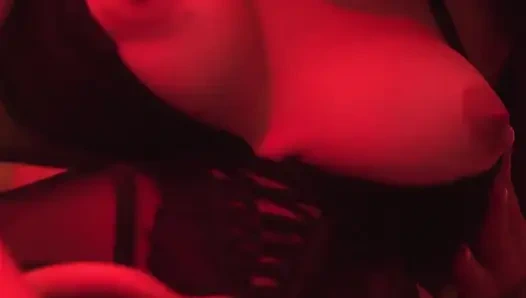 Hetero-pegging neckt mit unerbittlicher stoßkraft