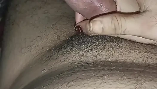 Desi kamwali ne meri land chusi