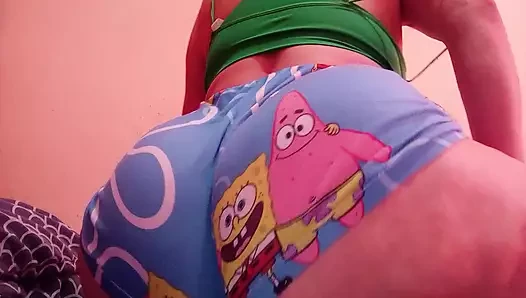 濡れた指でお尻をこすりつけて