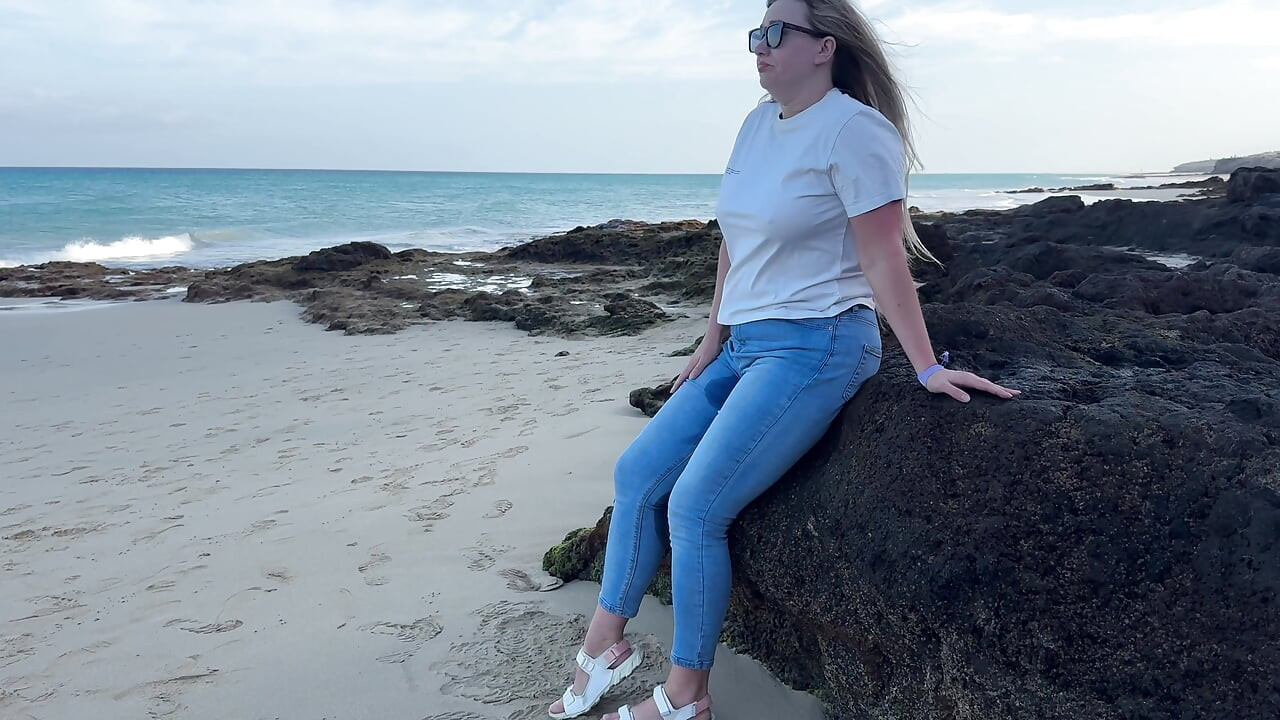 Peeing in Tight Jeans on the Beach