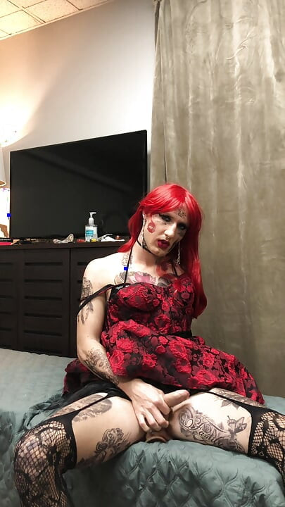 Extremely Hot Tatted Sissy Masturbation