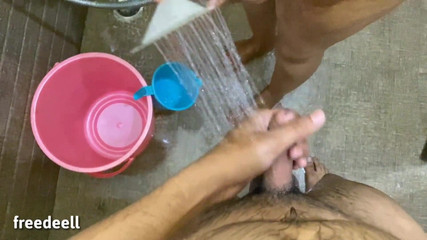 Ducha con la madrastra caliente de la novia