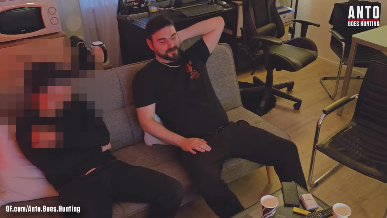 克里斯和史蒂文的首次3P当晚他们认识了对方