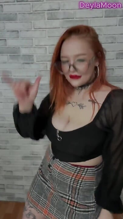 En fantastisk brud med stora tuttar och en trevlig rövdans