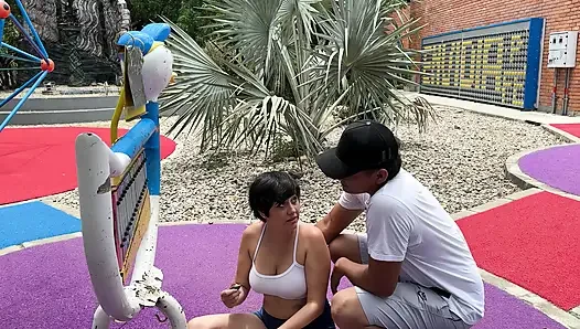 Seksi latin üvey kız kardeşim ona xylophone oynamayı öğretmemi istiyor ama sonunda büyük yarağımı nasıl emmeyi öğreniyor