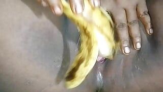 Baise vaginale avec une banane