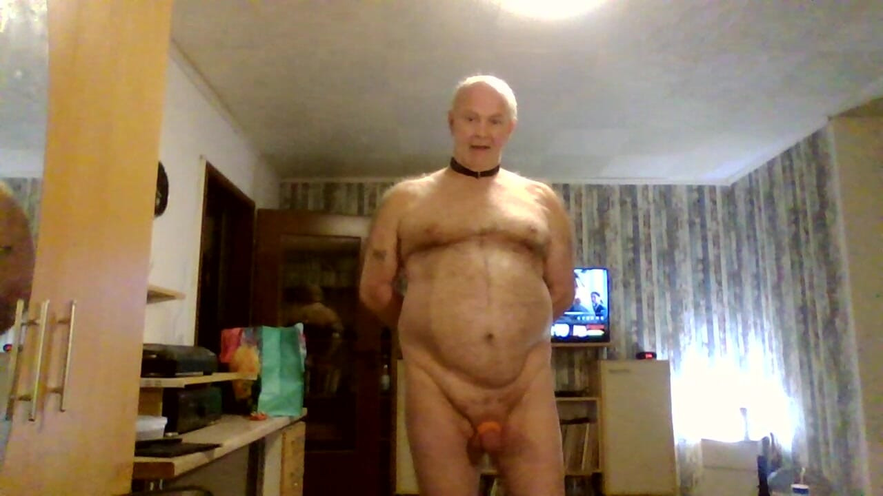 I show myself naked