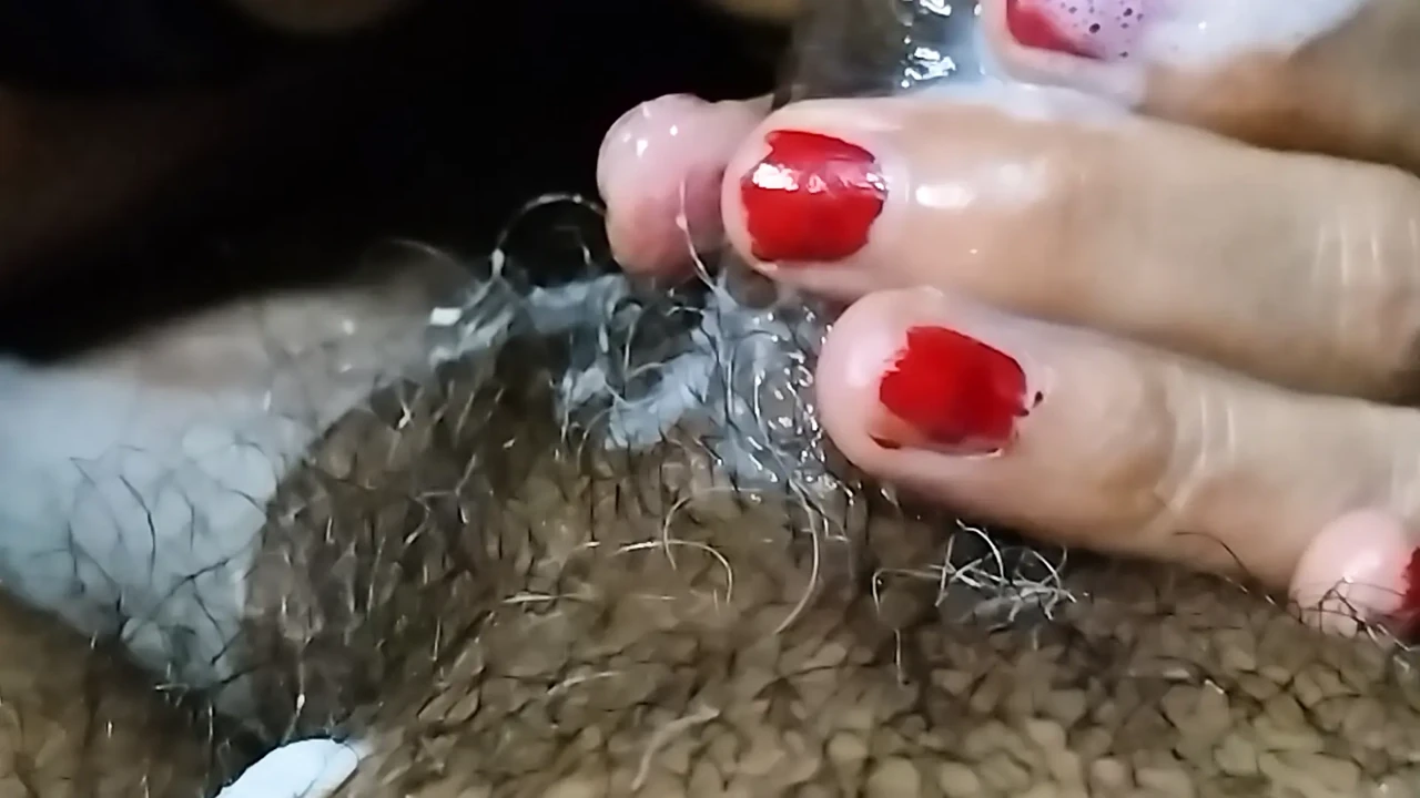 Sasur nay bahu ko cream Laga kar land chusa