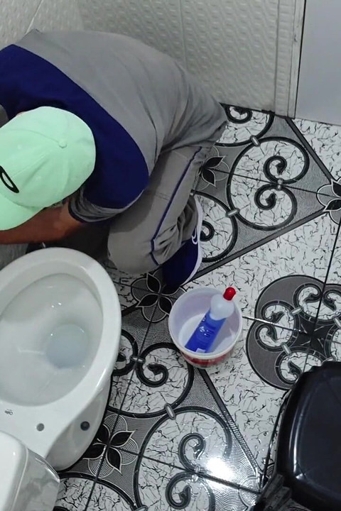 Married Nurse Was Caught Employee in Hospital Bathroom!