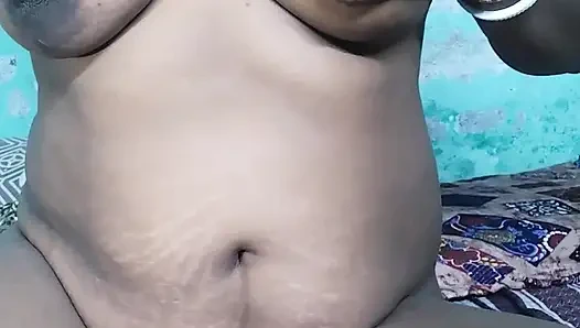 Yeni evli tatminsiz yenge ıslak amcığı parmaklıyor orgazm mastürbasyonu