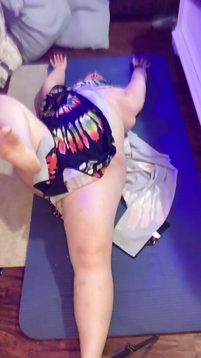 A BBW bekukucskál egy boo jógába