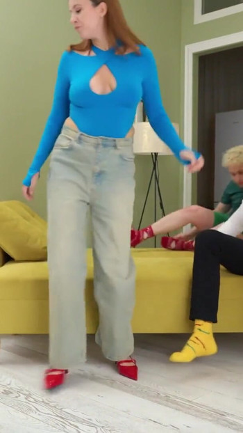 "SHAME4K. اللسان قذرة يحل جميع المشاكل" لحظة لا بد من مشاركتها من