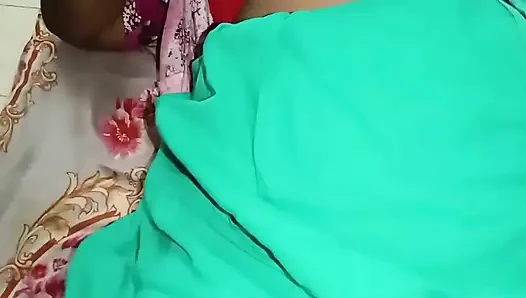 Vaara vantaa si cewek hot india dientot untuk pertama kalinya!