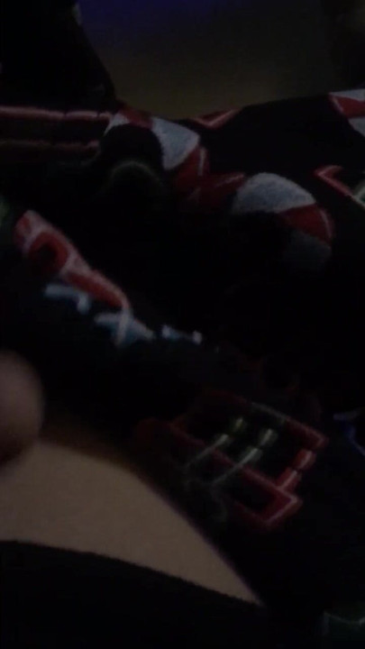 O SOȚIE DRĂGUȚĂ CU PIZDĂ SE UDĂ PENTRU SOȚ