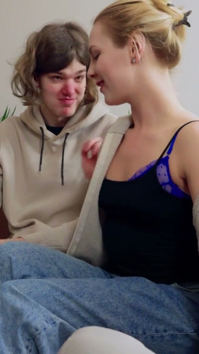 HUNT4K. She wanted to help her Boyfriend, but instead she helped a Stranger Satisfy himself | Clip 1