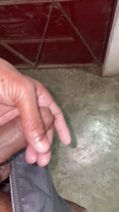 Feliz día de San Valentín, necesito pareja sexual adecuada de cualquier edad