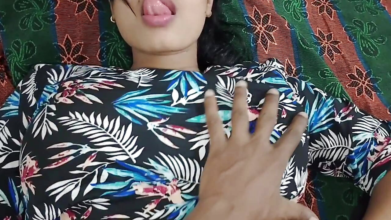 當我第一次操我的前女友時，我的妻子很驚訝。