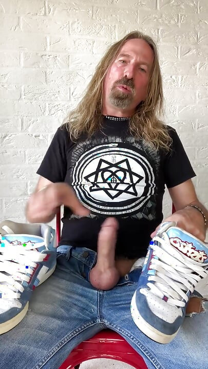 Longhairdude Wanks and Cums with Osiris Trainers, Torn Jeans, Tshirt