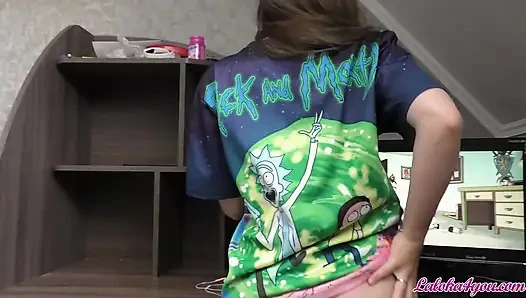 Boyfriend distracted from Rick and Morty for the passionate fucking