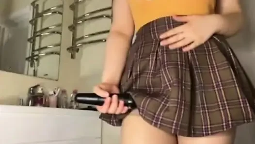 Büyük vibratör jucielussie ile sikişiyor