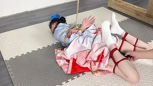 Versi klimaks dari memakai kimono di hari yang cerah