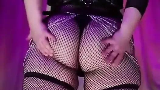 How to Train a Curvy Succubus?