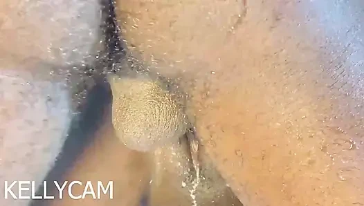Ehefrau weckt ehemann auf, damit sie mitten in der nacht ficken können