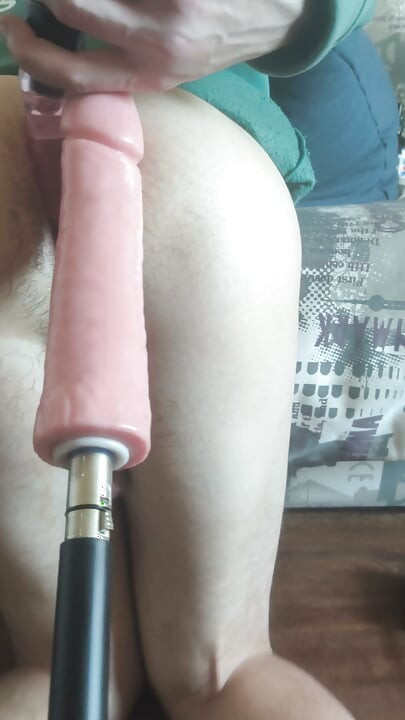 ฉันกำลังถูกเย็ดด้วยเครื่องเซ็กส์