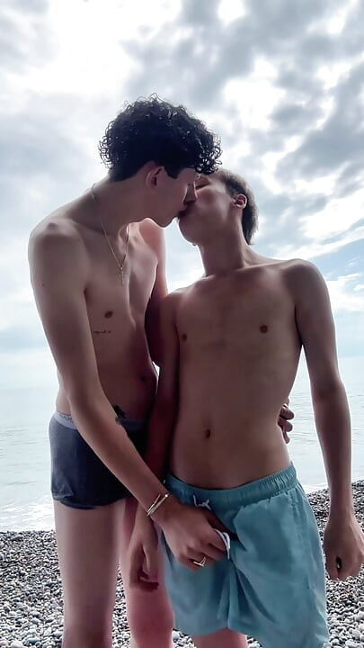 twink deepthroat and cumshot