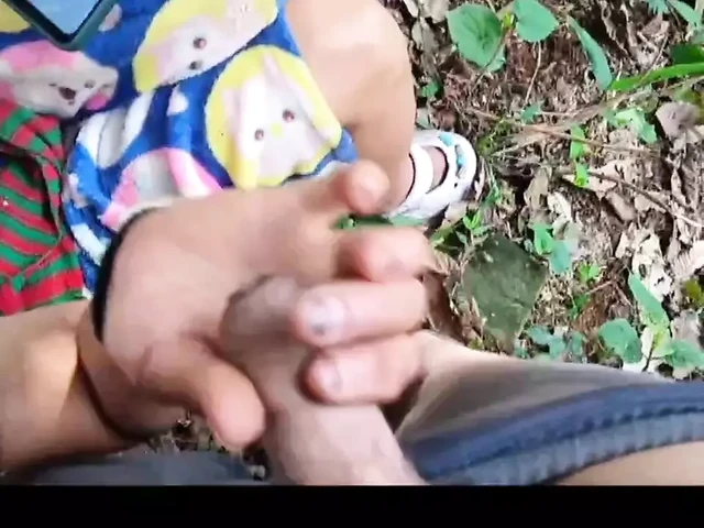 Nepali Girl Enjoying with her husbands.jungle ma magal