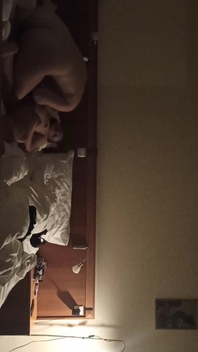 Hotel wife sucks and fucks